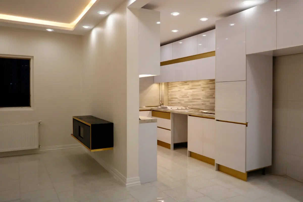 کابینت هایگلاس مینیمال سفید براق