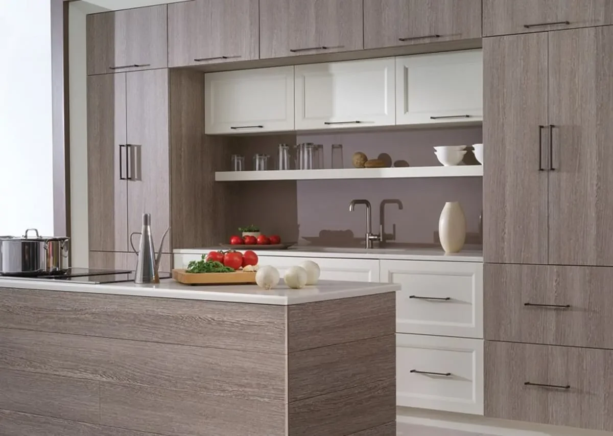 کابینت نئوکلاسیک با متریال نئوپان قهوه‌ای