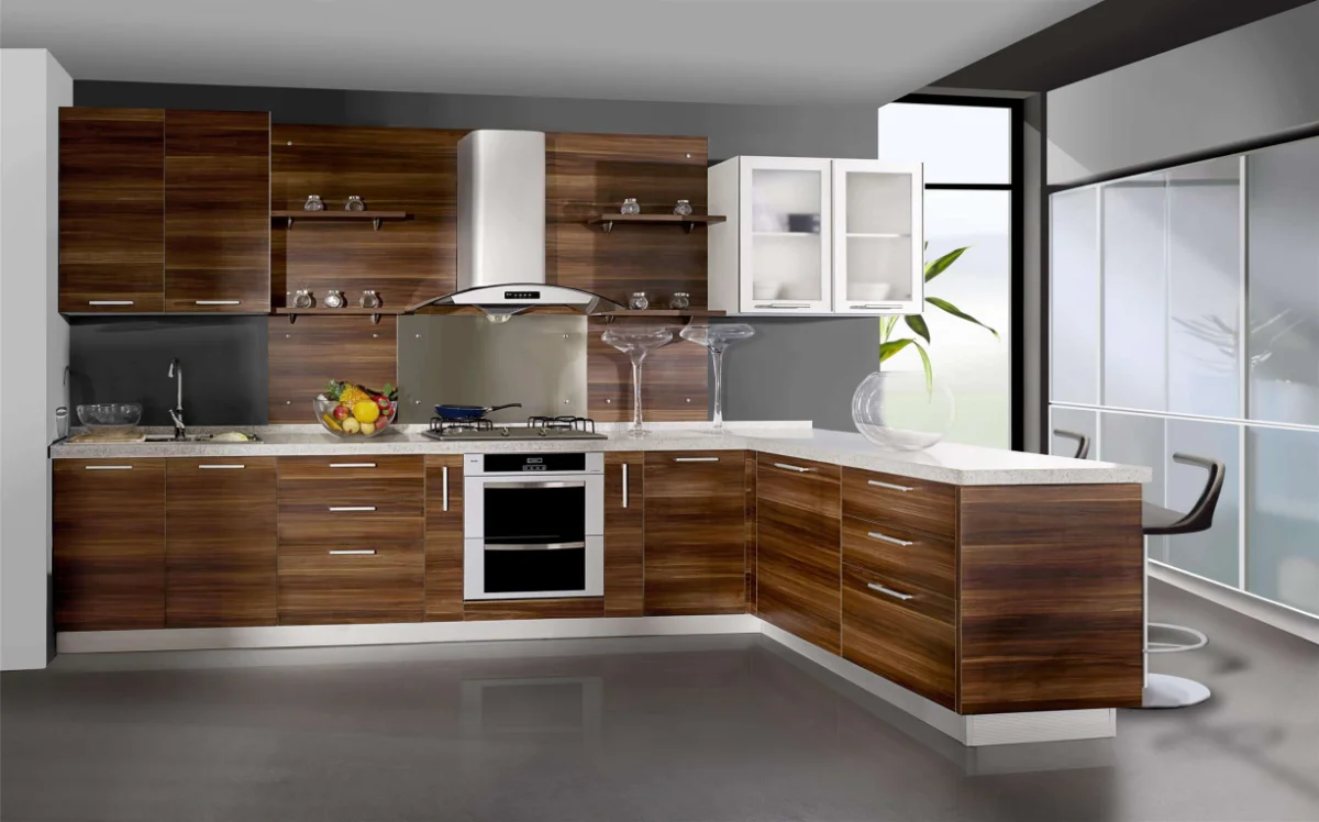 نمایی از آشپزخانه با کابینت‌های مدرن MDF تیره