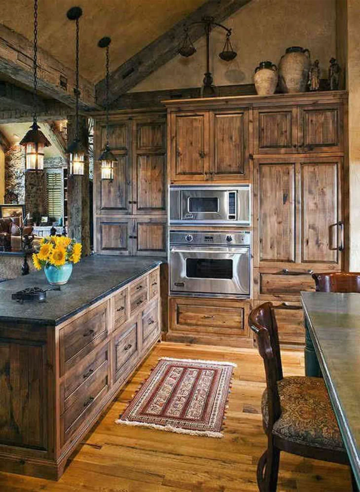 کابینت روستیک نئوکلاسیک با کفپوش چوبی