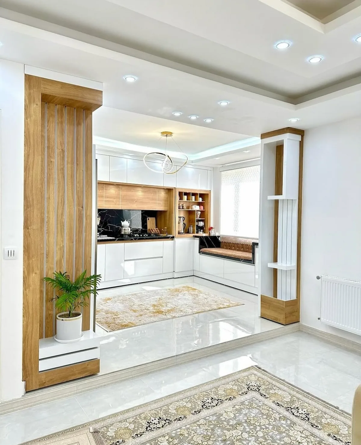 کابینت سفید مدرن با کابینت باز چوبی
