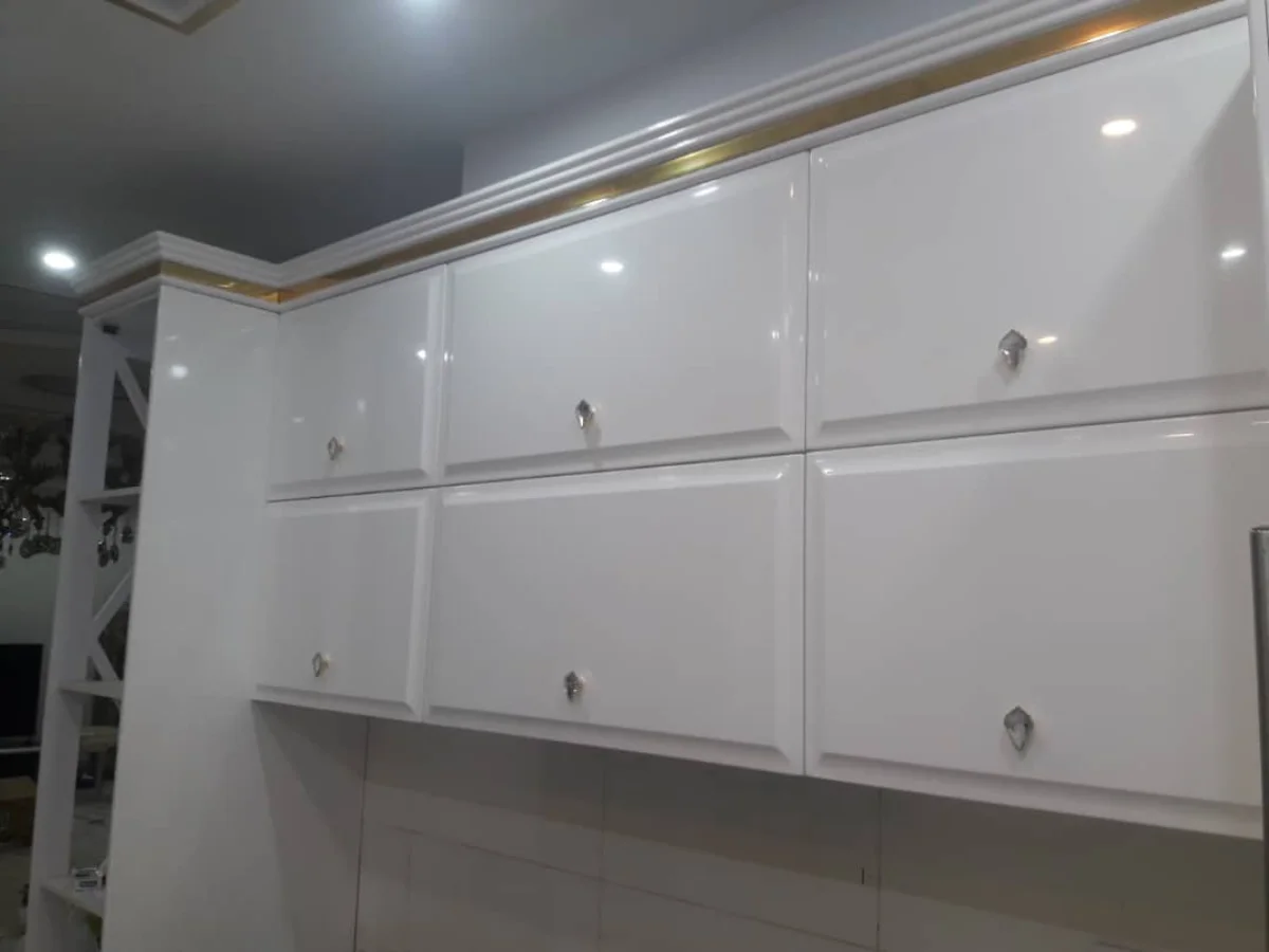 درب کابینت روکش چوب با رنگ پولیشی براق سفید