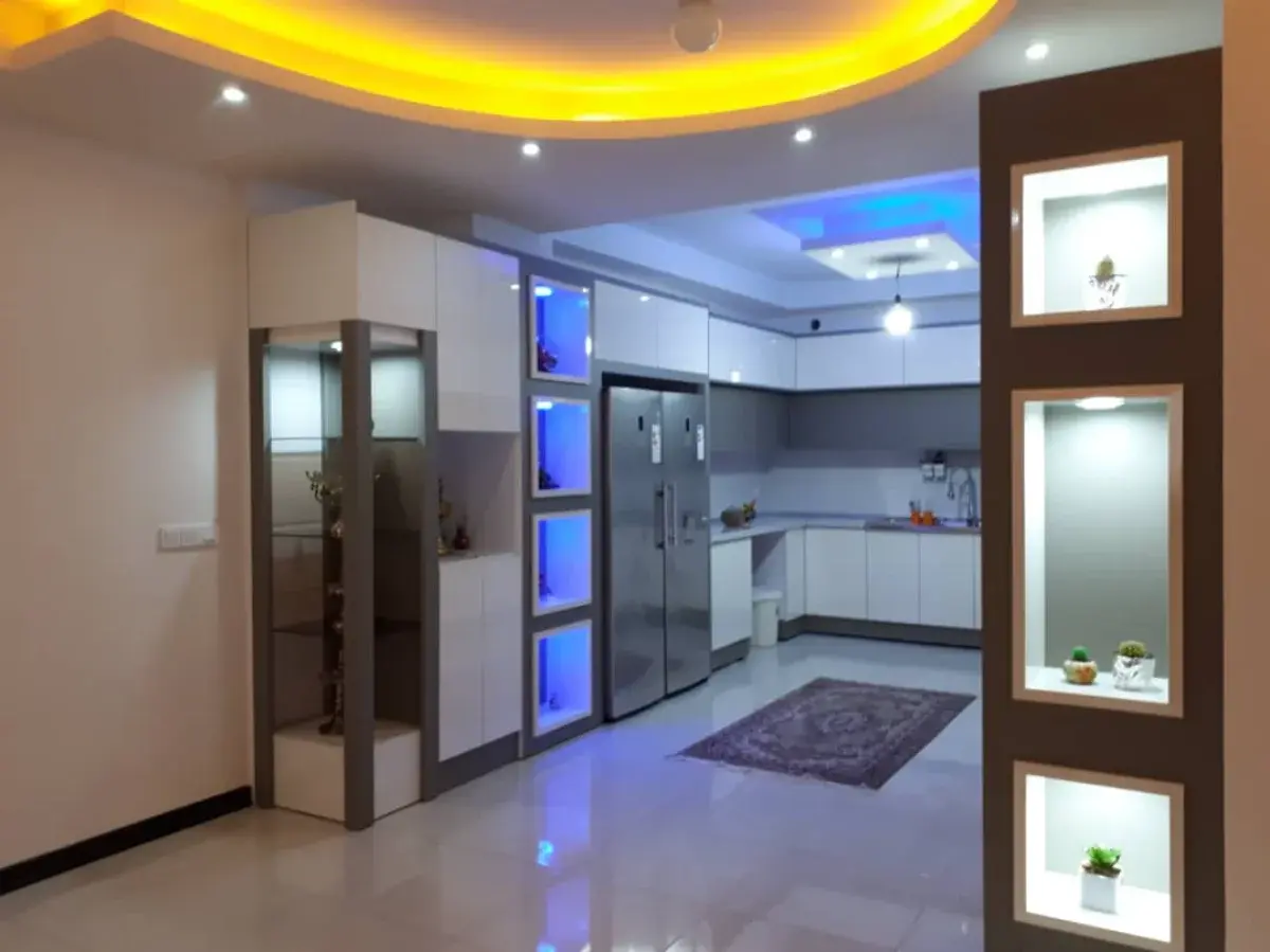 ویترین کابینت های گلاس با نورپردازی مخفی آبی
