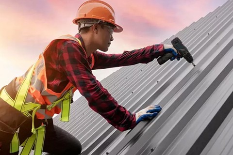 مراحل اجرای سقف عرشه فولادی از نصب ورق تا بتن ریزی