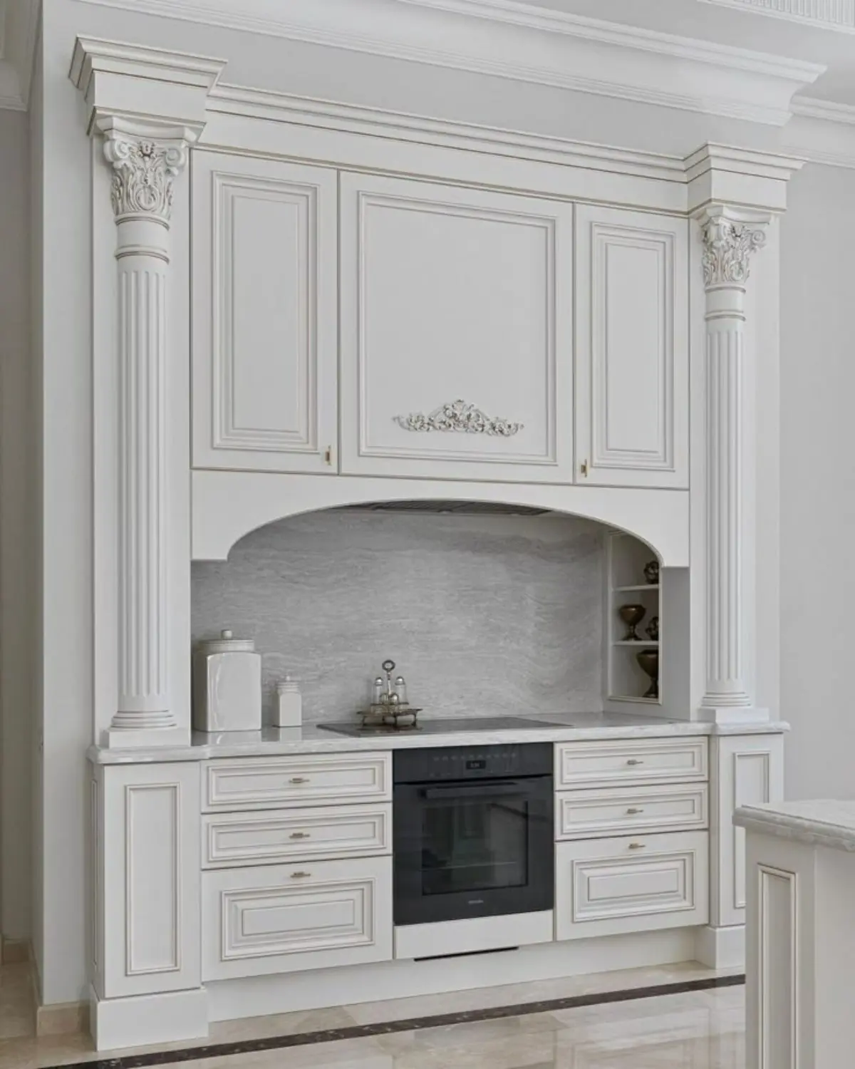 کابینت کلاسیک سفید