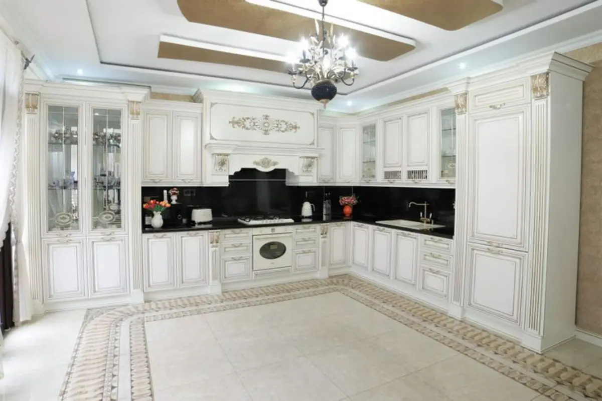 کابینت ممبران کلاسیک سفید