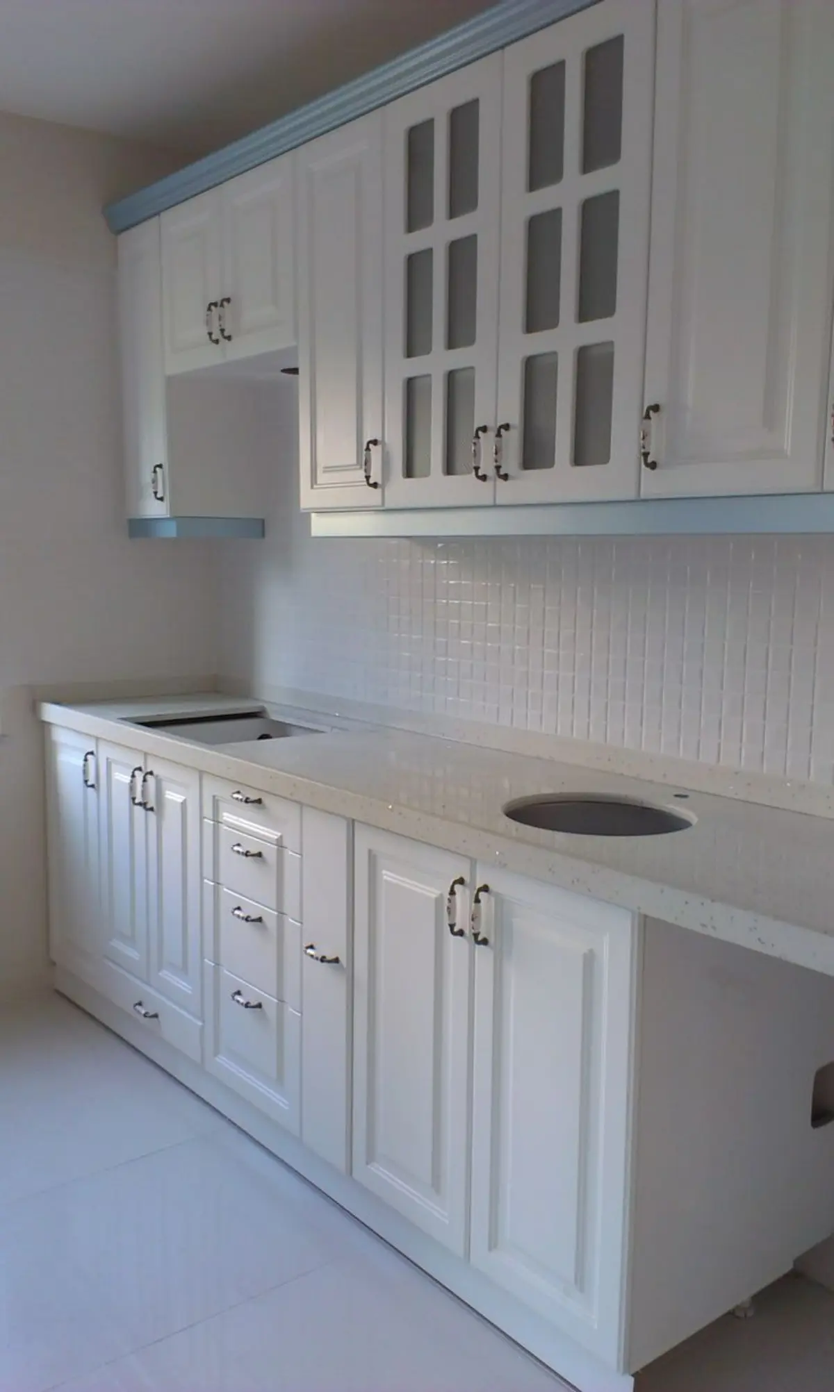 کابینت نئوکلاسیک سفید