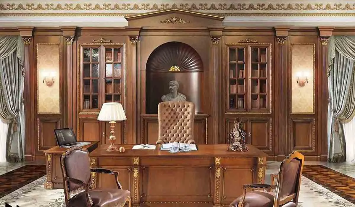دکوراسیون اداری کلاسیک ب کتابخانه چوبی، صندلی چرمی