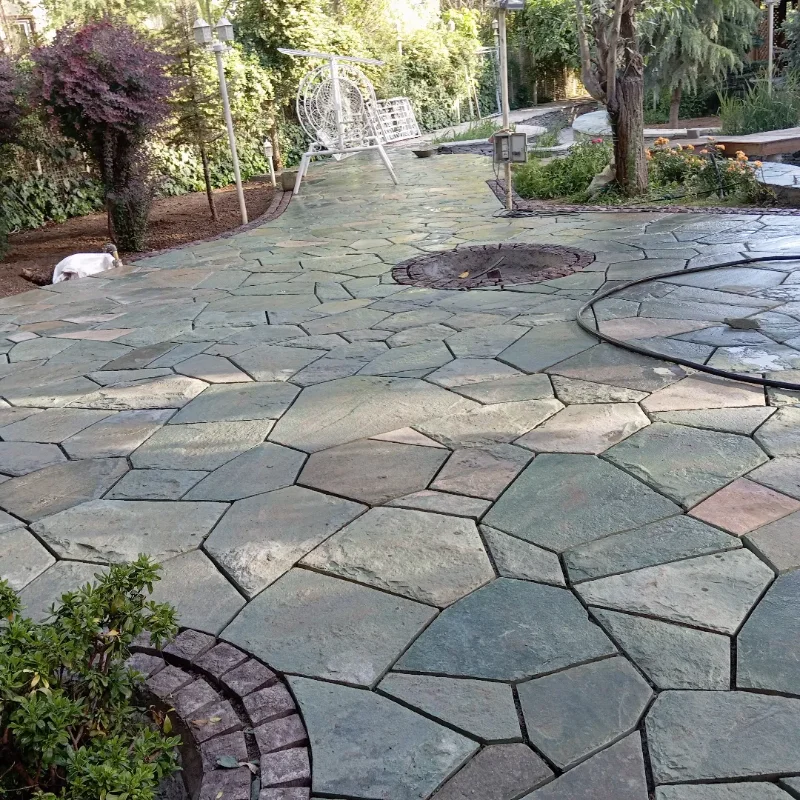 لاشه و سنگ مالون در کف