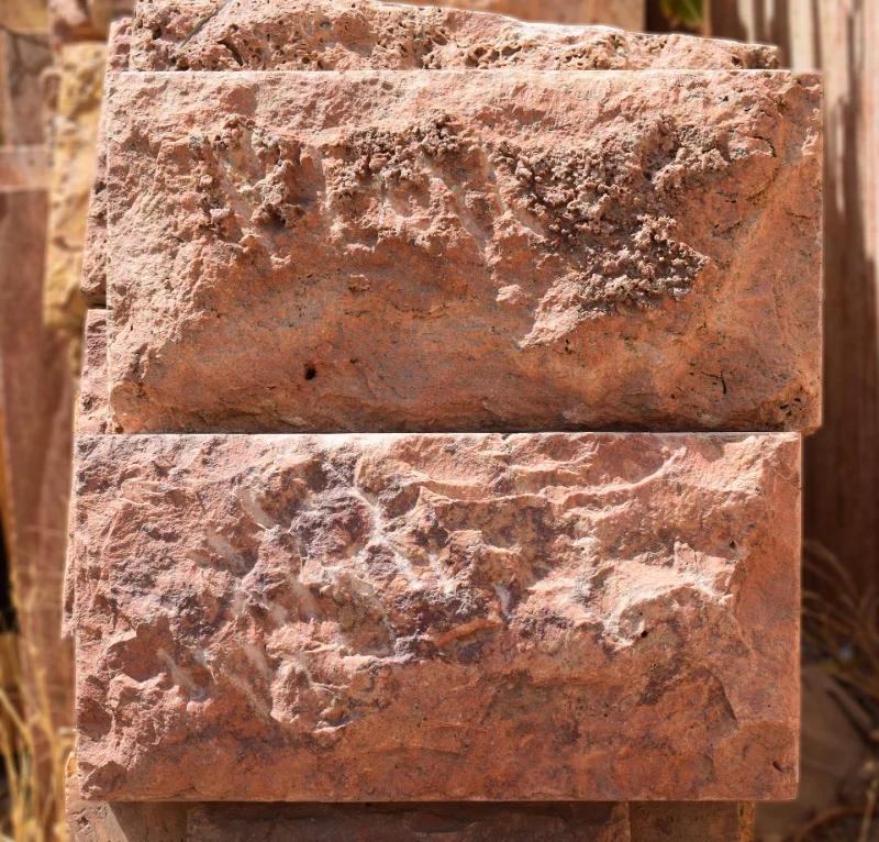 مالون تراورتن قرمز