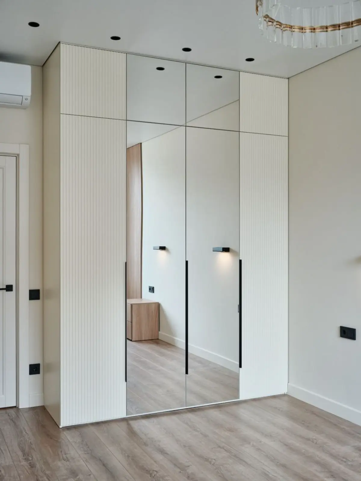 کمد دیواری آینه دار قدی سفید مدرن ام دی اف