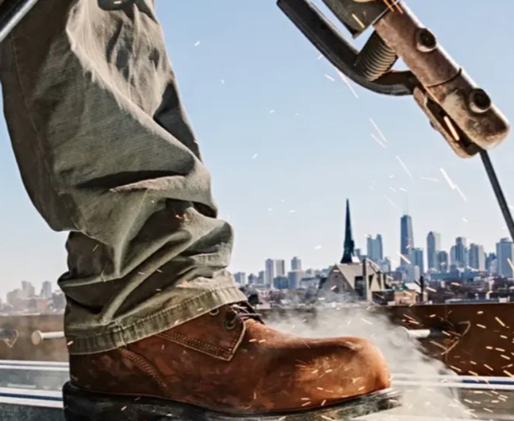 کفش کار در قانون کار