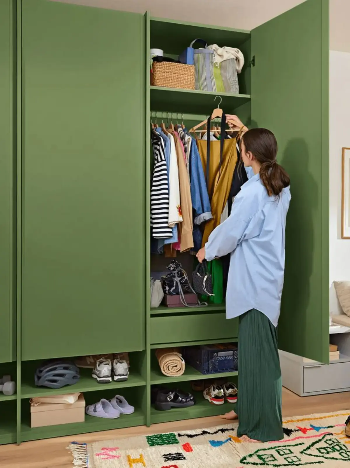 کمد دیواری جادار مدرن سبز