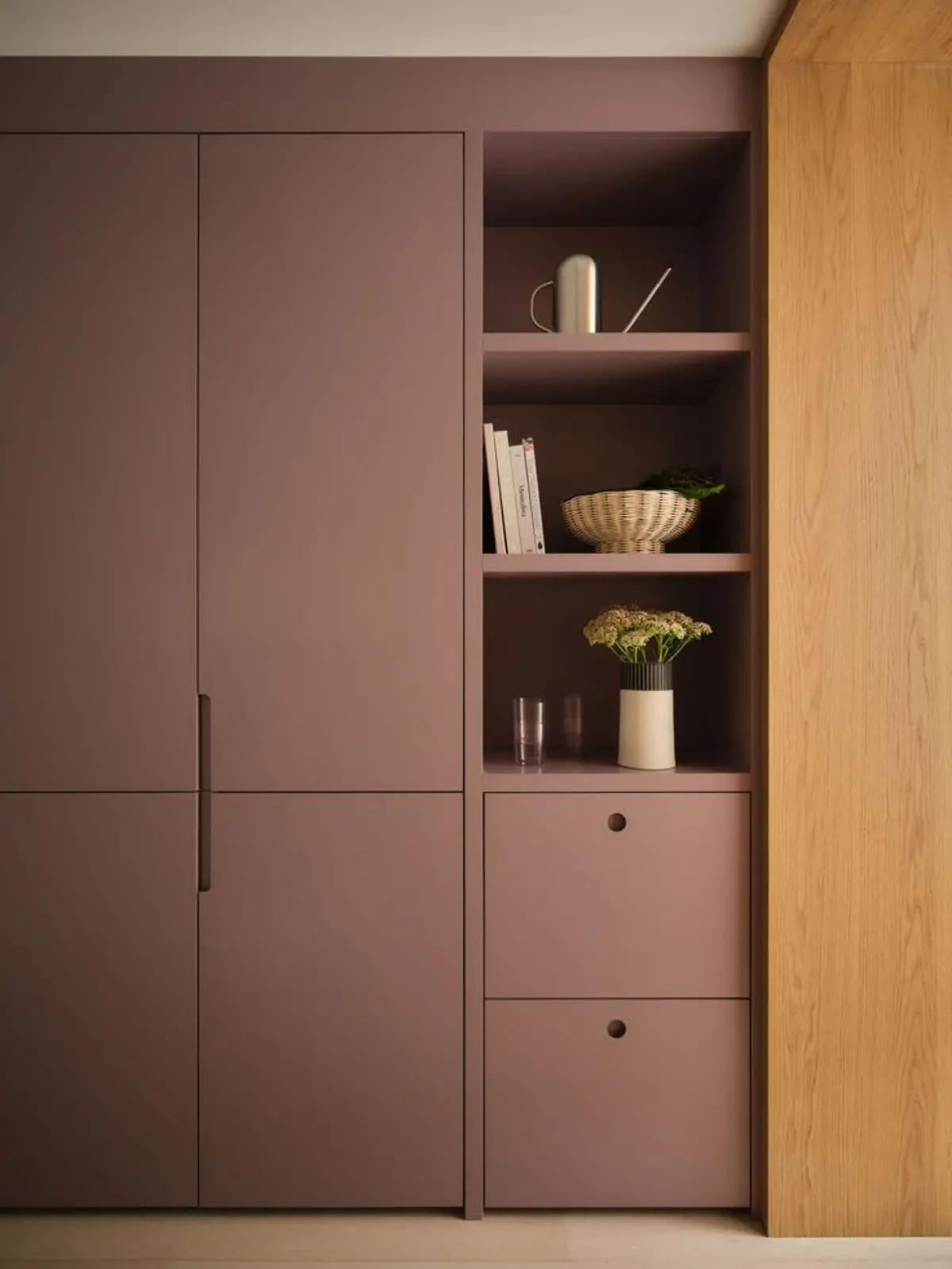 کمد دیواری کتابخانهدار گلبهی