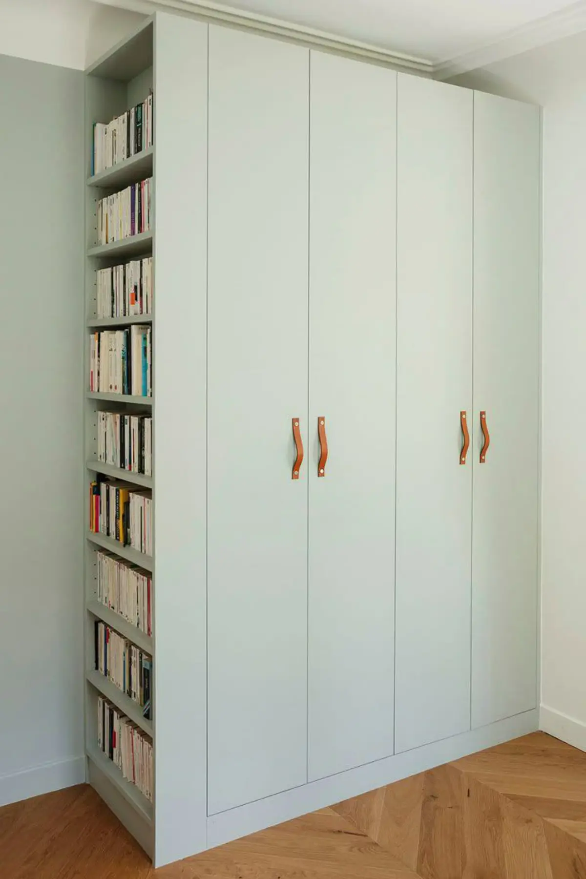 کمد دیواری و کتابخانه سفید مدرن