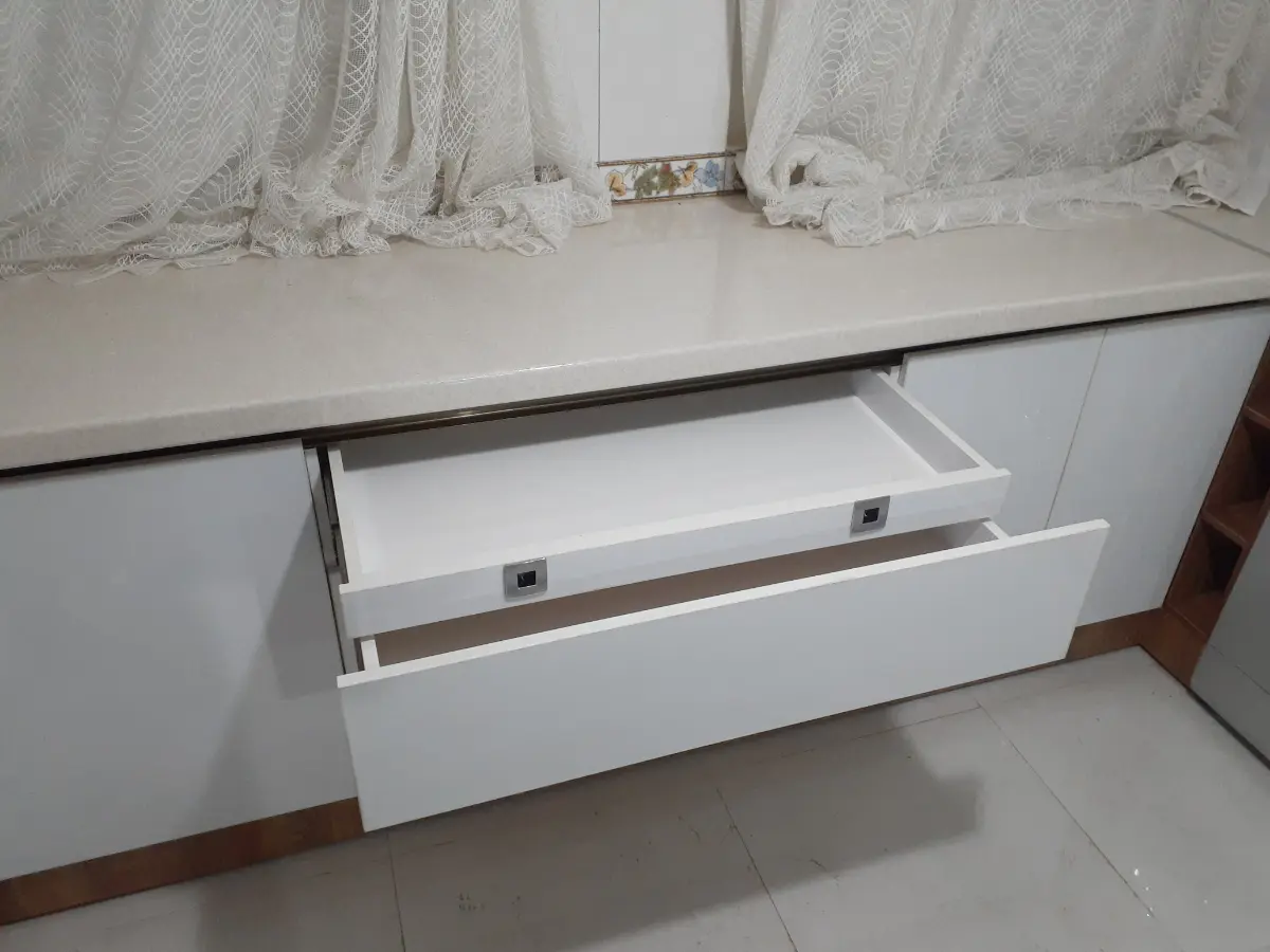 کشوهای کابینت مدرن سفید پلی گلاس